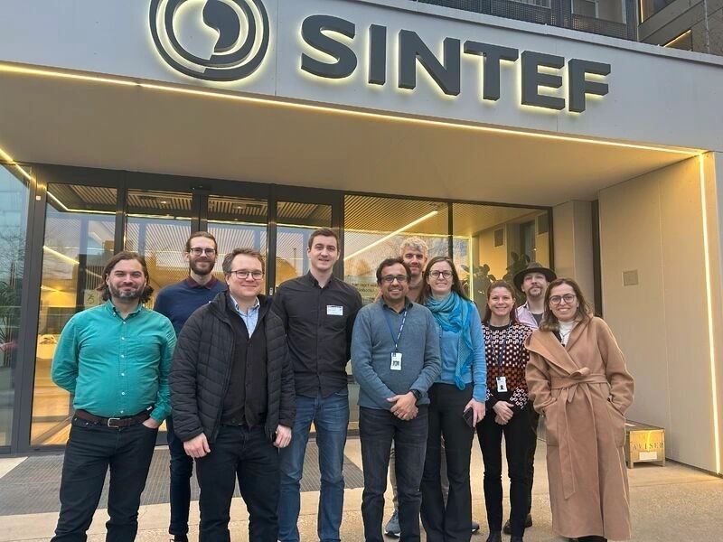 The BEACON project partners in front of the SINTEF building at the kick-off